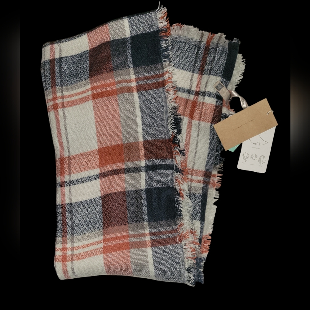 NWT Look Scarf